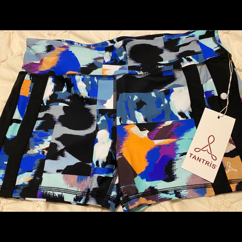 Tantris yoga short